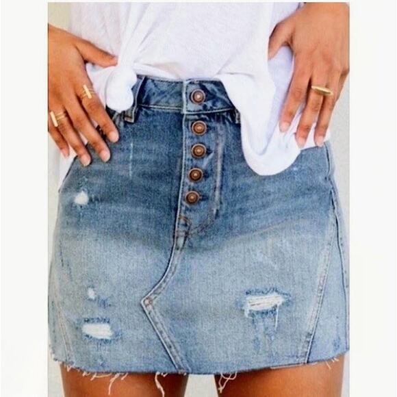 We The Free Denim Aline Mini Skirt Size 28 Button Front Distressed Frayed Hem - Picture 1 of 10